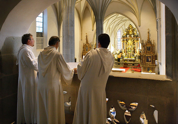 Schola Gregoriana Pragensis, Pfarrkirche Kájov, 19.8.2007, Internationales Musikfestival Český Krumlov, Bildsquelle: Auviex s.r.o., Foto: Libor Sváček