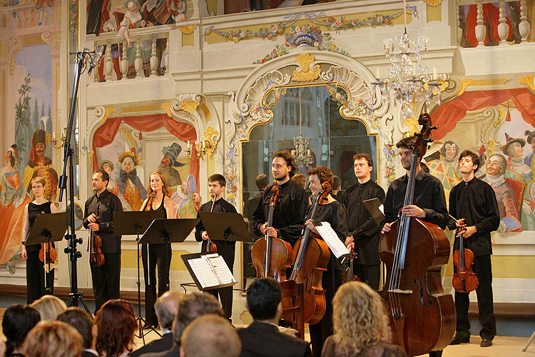 Slovenský komorní orchestr, Maškarní sál, 24.8.2007, Mezinárodní hudební festival Český Krumlov, zdroj: Auviex s.r.o., foto: Libor Sváček