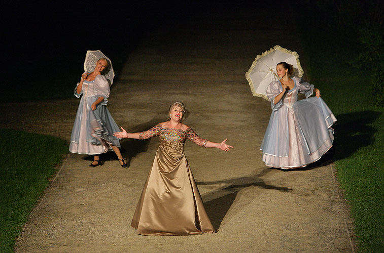 Jeanine Thames - soprano (USA), Annamaria Popescu - mezzo-soprano (Canada), Allan Glassman - tenor (USA), Czech Radio Symphony Orchestra, conductor: Gottfried Rabl (Austria), Revolving auditorium, 25.8.2007, International Music Festival Český Krumlov, source: Auviex s.r.o., photo: Libor Sváček