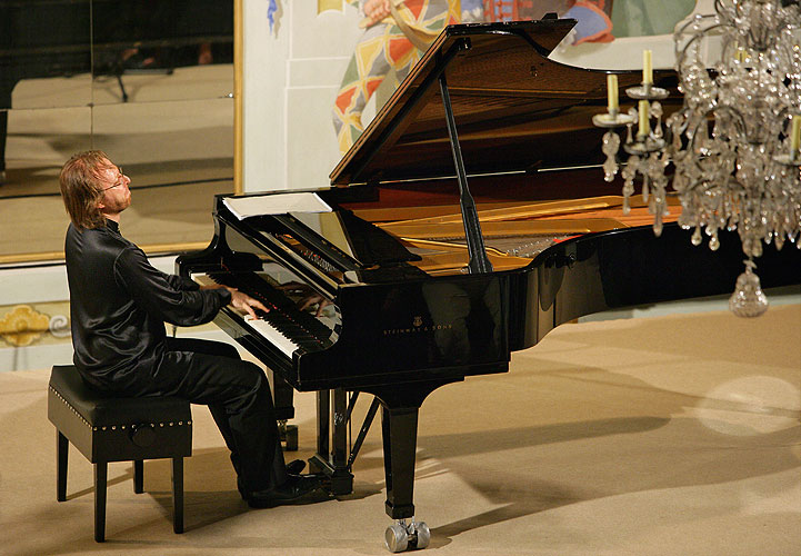 Roberto Prosseda (Itálie) - klavír, Maškarní sál, 16.8.2007, Mezinárodní hudební festival Český Krumlov, zdroj: Auviex s.r.o., foto: Libor Sváček
