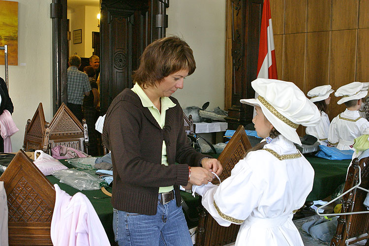 Krumlov pupils like live chess, football players came out winners in  Gmunden, 22nd September 2007, photo by: © 2007 Lubor Mrázek