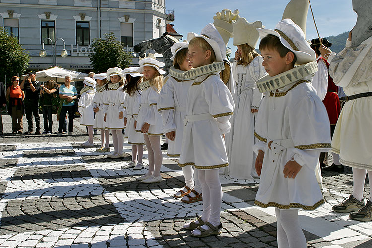 Krumlov pupils like live chess, football players came out winners in  Gmunden, 22nd September 2007, photo by: © 2007 Lubor Mrázek