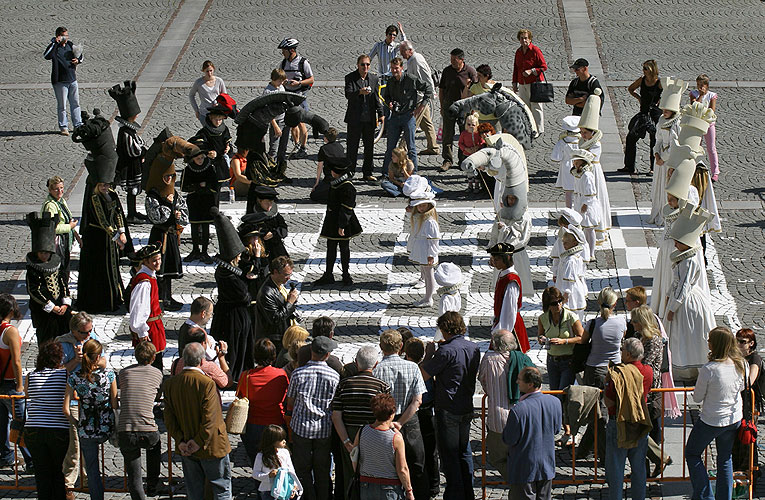 Krumlov pupils like live chess, football players came out winners in  Gmunden, 22nd September 2007, photo by: © 2007 Lubor Mrázek