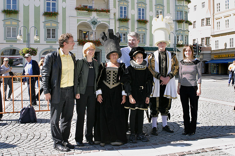 Krumlov pupils like live chess, football players came out winners in  Gmunden, 22nd September 2007, photo by: © 2007 Lubor Mrázek