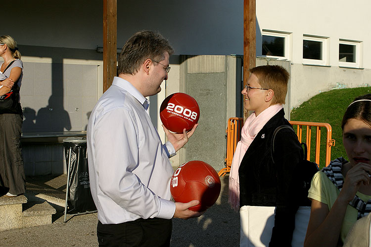 Krumauer Schüler als lebende Schachfiguren, Fußballspieler als Sieger in Gmunden, 22.9.2007, Foto: © 2007 Lubor Mrázek