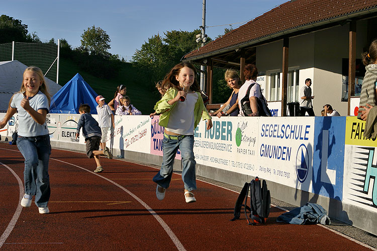 Krumauer Schüler als lebende Schachfiguren, Fußballspieler als Sieger in Gmunden, 22.9.2007, Foto: © 2007 Lubor Mrázek