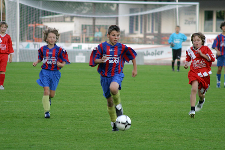 Krumlovští žáci jako živé šachy, fotbalisté jako vítězové v Gmundenu, 22.9.2007, foto: © 2007 Lubor Mrázek