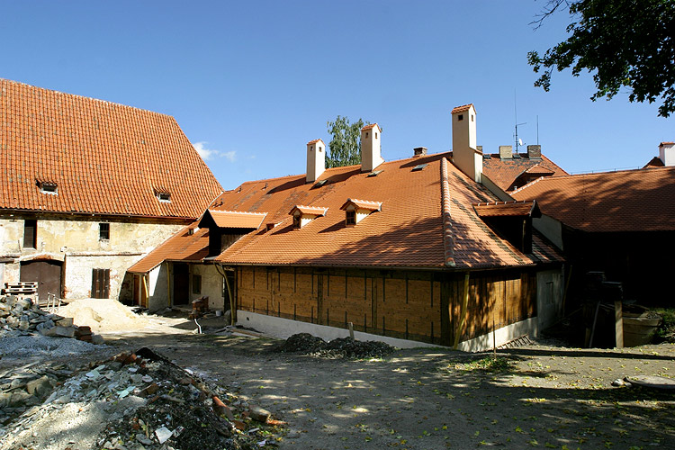 Schloss - Schloßschmiede, April 2007, Foto: © 2007 Lubor Mrázek