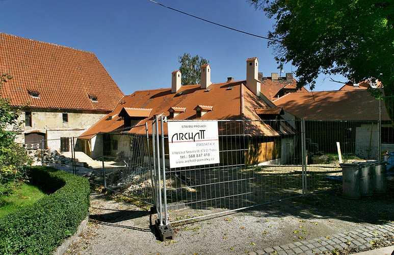 Schloss - Schloßschmiede, April 2007, Foto: © 2007 Lubor Mrázek