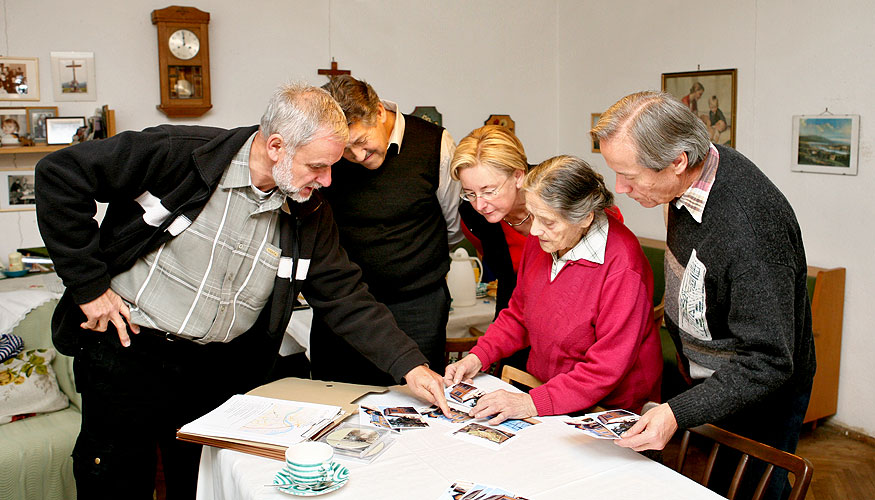 Návštěva pracovníků projektu Fotoatelier Seidel u paní Melanii Seidel, 13.11.2007, Linz (Rakousko), foto: Petr Hudičák