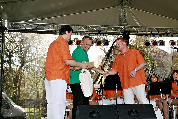 Dechový orchestr a mažoretky ZUŠ Přeštice, Kouzelný Krumlov, 29. dubna - 1. května 2008, foto: Lubor Mrázek