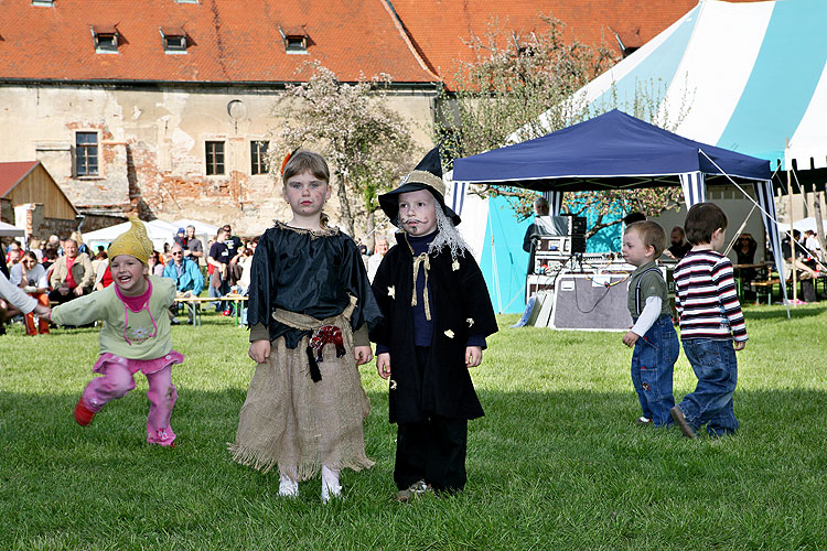 A Bewitched Afternoon for Children, Magical Krumlov Welcomed Springtime, 29th April - 1st May 2008, photo: Lubor Mrázek