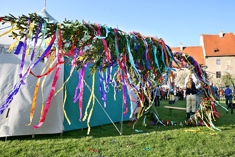 May Pole Celebration, Magical Krumlov Welcomed Springtime, 29th April - 1st May 2008, photo: Lubor Mrázek