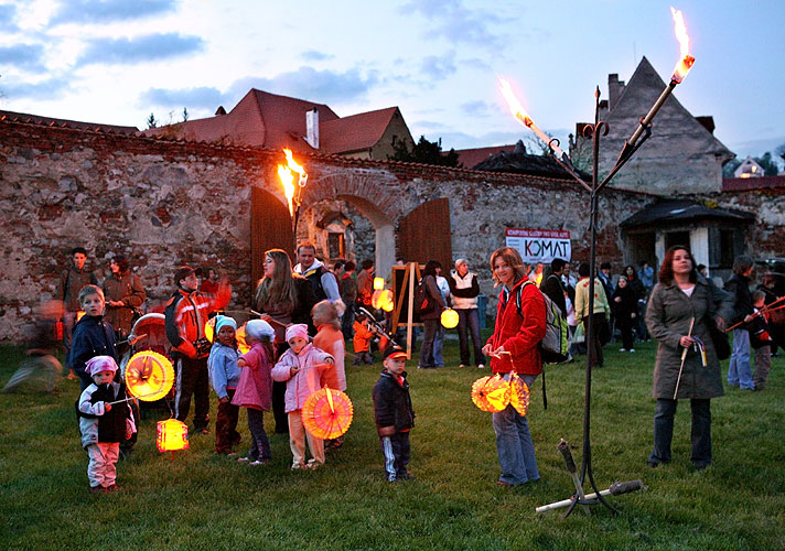 Paper Lantern Procession, Magical Krumlov Welcomed Springtime, 29th April - 1st May 2008, photo: Lubor Mrázek