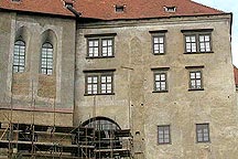 Südfassade der Oberen Burg des Schlosses Český Krumlov während der Rekonstruktion, Bildsquelle: Správa zámku Český Krumlov 