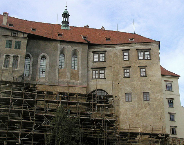 Český Krumlov Castle’s Southern Façade of the Upper Castle during restoration, source: Správa zámku Český Krumlov