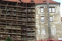 Český Krumlov Castle’s Southern Façade of the Upper Castle during restoration, source: Správa zámku Český Krumlov 