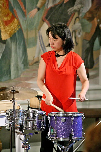 Pavel Fišer - violin, Margit Klepáčková - violoncello, Honda Junko (Japan) - percussion, Iveta Kováčová - vocals, 29.6.2008, Chamber Music Festival Český Krumlov 2008, photo: Lubor Mrázek