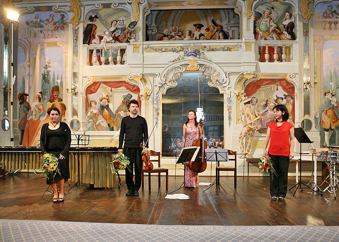 Pavel Fišer - violin, Margit Klepáčková - violoncello, Honda Junko (Japan) - percussion, Iveta Kováčová - vocals, 29.6.2008, Chamber Music Festival Český Krumlov 2008, photo: Lubor Mrázek