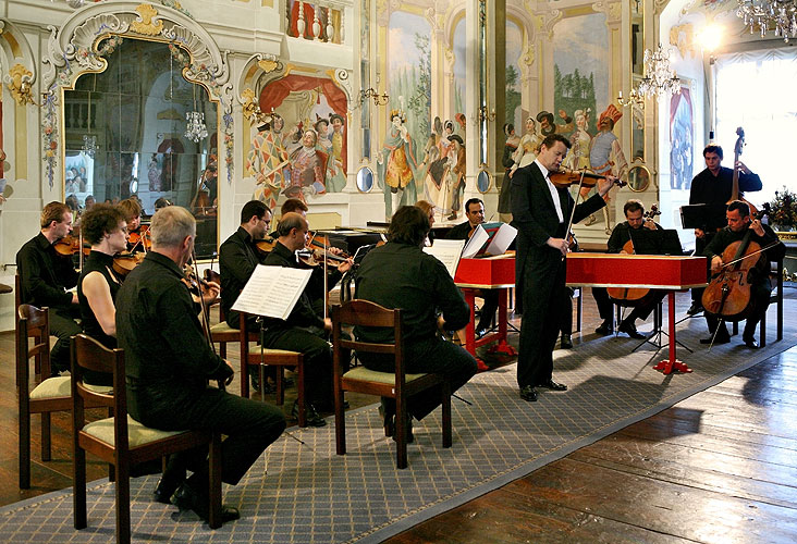 Cappella Istropolitana (Bratislava, Slovakia), Ivan Ženatý - violin, 5.7.2008, Chamber Music Festival Český Krumlov 2008, photo: Lubor Mrázek