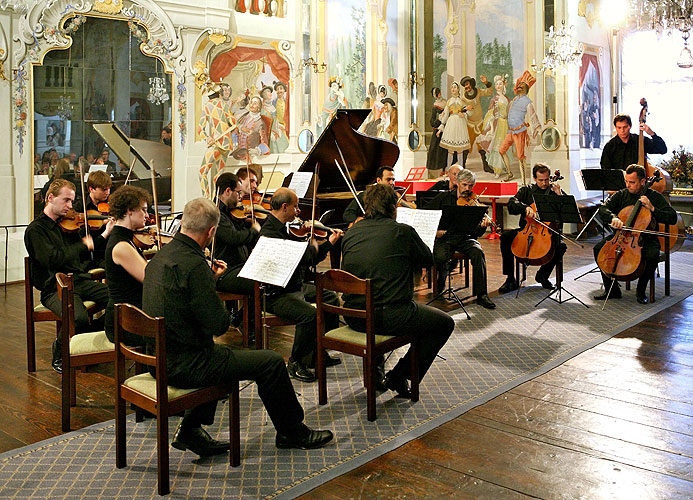 Cappella Istropolitana (Bratislava), Ivan Ženatý - Geige, 5.7.2008, Kammermusikfestival Český Krumlov 2008, Foto: Lubor Mrázek