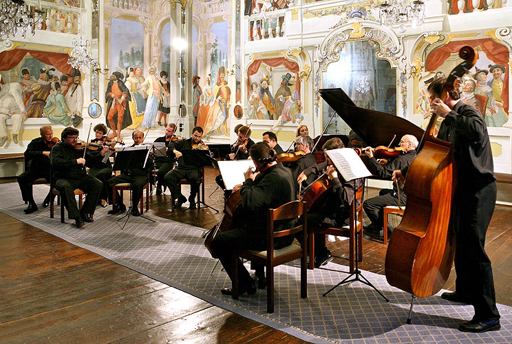 Cappella Istropolitana (Bratislava, Slovakia), Ivan Ženatý - violin, 5.7.2008, Chamber Music Festival Český Krumlov 2008, photo: Lubor Mrázek