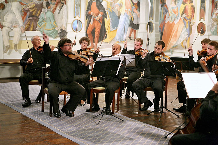 Cappella Istropolitana (Bratislava, Slovakia), Ivan Ženatý - violin, 5.7.2008, Chamber Music Festival Český Krumlov 2008, photo: Lubor Mrázek