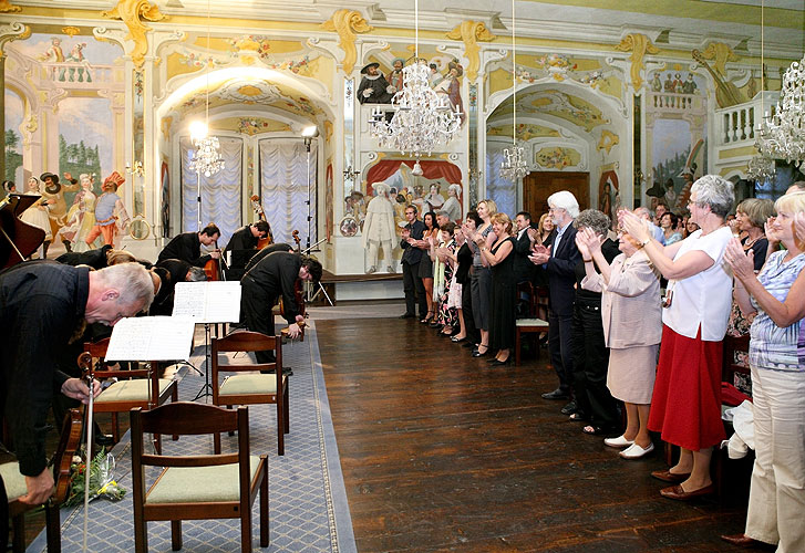 Cappella Istropolitana (Bratislava), Ivan Ženatý - Geige, 5.7.2008, Kammermusikfestival Český Krumlov 2008, Foto: Lubor Mrázek