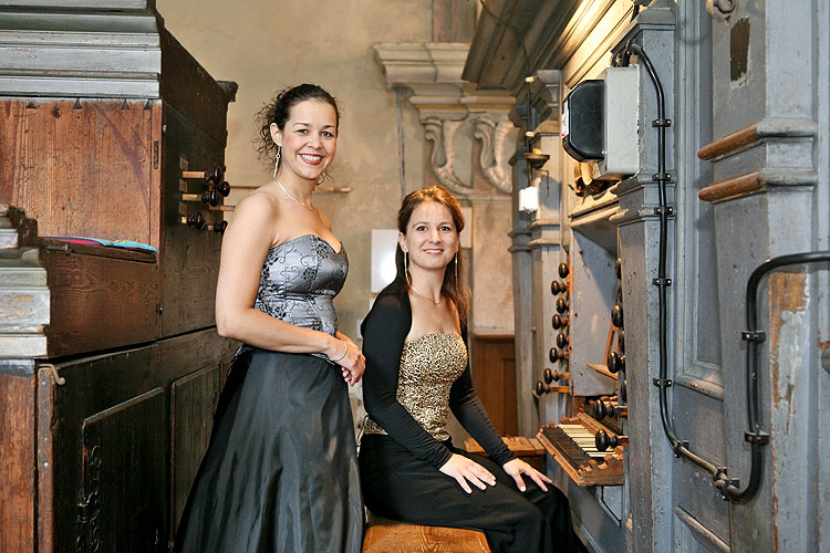 Eva Bublová - organ, Barbora Polášková - vocals, 5.7.2008, Chamber Music Festival Český Krumlov 2008, photo: Lubor Mrázek