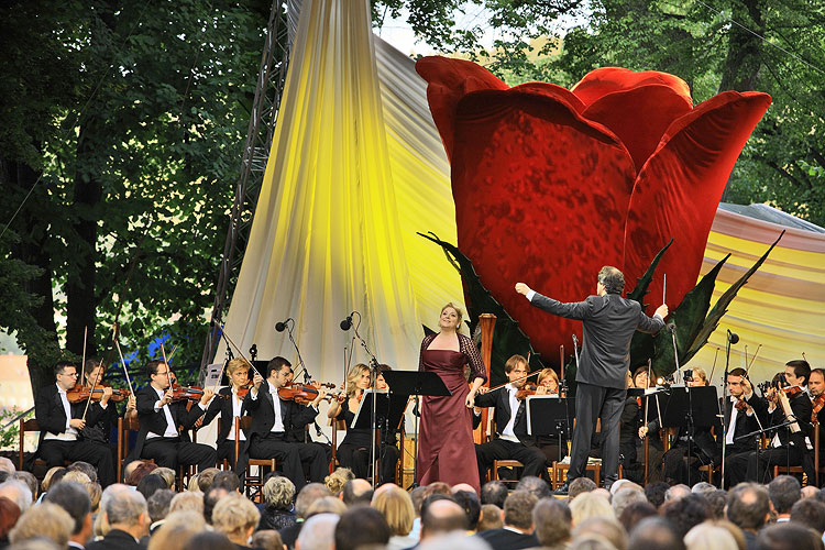 Eröffnungskonzert – „Liebe und Tod“ - Alison Bolshoi (USA) – Sopran, Richard Zeller (USA) – Bariton, Eric Jordán (USA) – Bass, Die Prager Kammerphilharmonie, Dirigent: Daniel Raiskin(Niederland/Russland), 18.7.2008,Internationales Musikfestival Český Krumlov, Bildsquelle: Auviex s.r.o., Foto: Libor Sváček