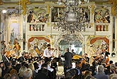 Philharmonic Chamber Orchestra, Pavel Prantl artistic director, Barbora Kolářová, Michal Sedláček, Petra Vilánková, Markéta Janoušková, Ui-Youn Hong – violin (South Korea), conductor: Mr. Kerry Stratton (Canada), 19.7.2008, International Music Festival Český Krumlov 2008, source: Auviex s.r.o., photo: Libor Sváček 