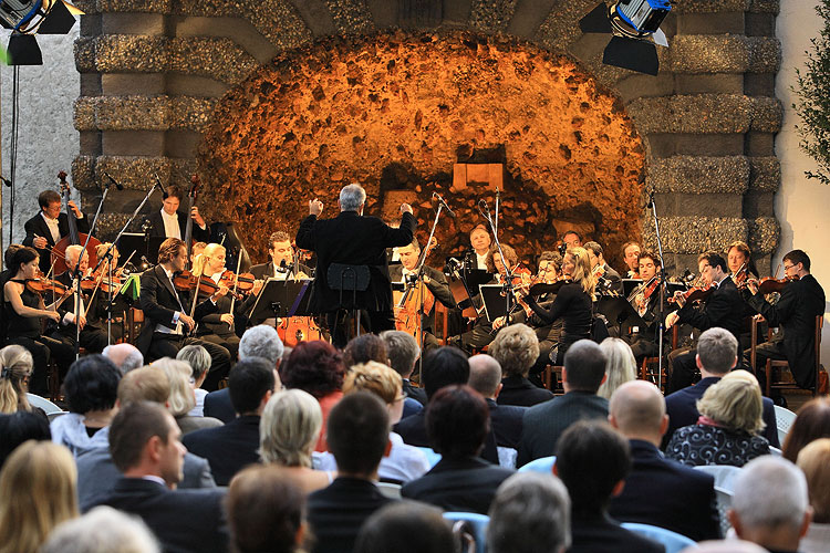 Spirit of Europe (Austria)– chamber orchestra, Wolfgang Klinser (Austria) – clarinet, 25.7.2008, International Music Festival Český Krumlov 2008, source: Auviex s.r.o., photo: Libor Sváček