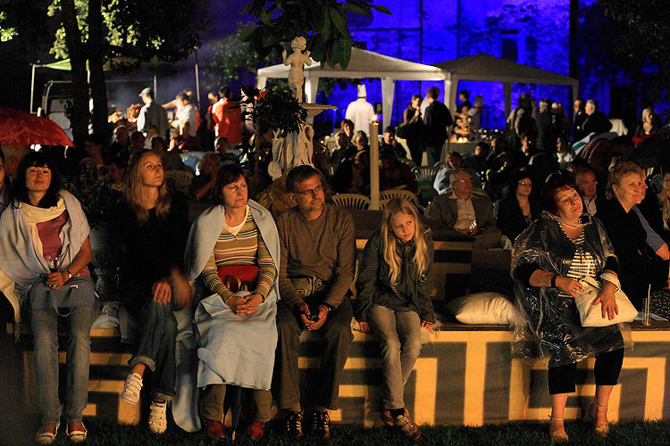 Řecký večer, Pivovarská zahrada, 26.7.2008, Mezinárodní hudební festival Český Krumlov, zdroj: Auviex s.r.o., foto: Libor Sváček