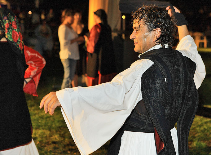 Řecký večer, Pivovarská zahrada, 26.7.2008, Mezinárodní hudební festival Český Krumlov, zdroj: Auviex s.r.o., foto: Libor Sváček