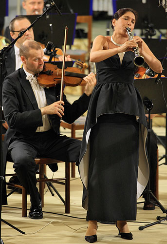 Sharon Kam (Deutschland) - Klarinette, Nordböhmische Philharmonie Teplice, Dirigent: Charles Olivieri-Munroe, 1.8.2008, Internationales Musikfestival Český Krumlov, Bildsquelle: Auviex s.r.o., Foto: Libor Sváček