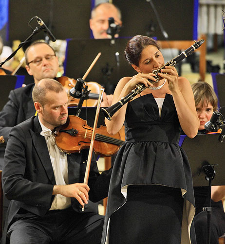 Sharon Kam (Germany) – clarinet, North Bohemian Philharmonic Teplice, Conductor: Charles Olivieri-Munroe, 1.8.2008, International Music Festival Český Krumlov 2008, source: Auviex s.r.o., photo: Libor Sváček