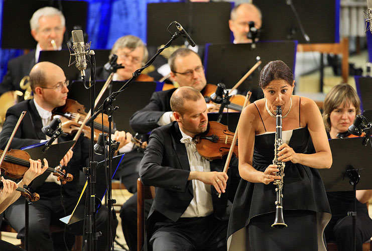 Sharon Kam (Germany) – clarinet, North Bohemian Philharmonic Teplice, Conductor: Charles Olivieri-Munroe, 1.8.2008, International Music Festival Český Krumlov 2008, source: Auviex s.r.o., photo: Libor Sváček