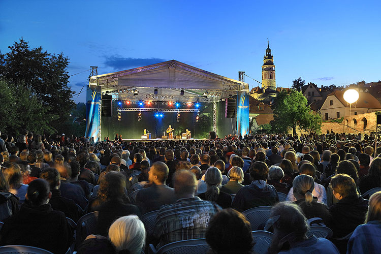 Markéta Irglová, Glen Hansard (Ireland) and their guests / Concert by the winners of this year’s music Oscars, 2.8.2008, International Music Festival Český Krumlov 2008, source: Auviex s.r.o., photo: Libor Sváček