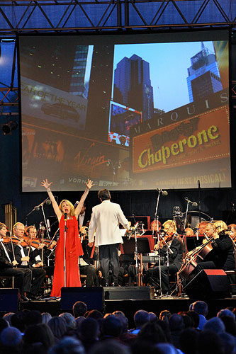 Noc na Broadway - Sólisté: Jan Horvath, Doug La Brecque, Debbie Gravitte (všichni USA), Moravská filharmonie Olomouc, dirigent: Randall Craig Fleischer (USA), 9.8.2008, Mezinárodní hudební festival Český Krumlov, zdroj: Auviex s.r.o., foto: Libor Sváček