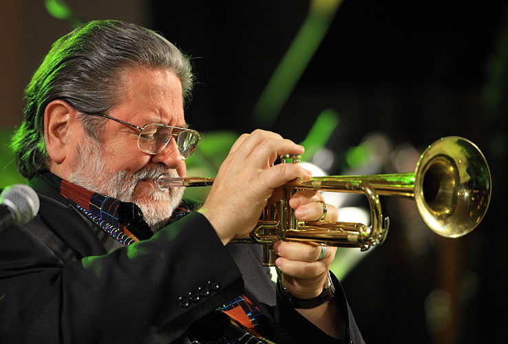 Bobby Shew (USA) - trubka, Czech Big Company, 16.8.2008, Mezinárodní hudební festival Český Krumlov, zdroj: Auviex s.r.o., foto: Libor Sváček