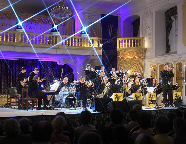 Bobby Shew (USA) - trumpet, Czech Big Company, 16.8.2008, International Music Festival Český Krumlov 2008, source: Auviex s.r.o., photo: Libor Sváček