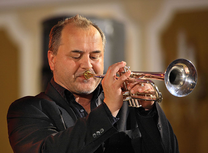 Bobby Shew (USA) - trumpet, Czech Big Company, 16.8.2008, International Music Festival Český Krumlov 2008, source: Auviex s.r.o., photo: Libor Sváček