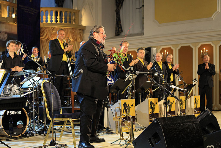 Bobby Shew (USA) - trumpet, Czech Big Company, 16.8.2008, International Music Festival Český Krumlov 2008, source: Auviex s.r.o., photo: Libor Sváček