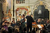 Praga Camerata, Silvie Hessová - Geige, Pavel Hůla - Geige, Edita Randová - Gesang, 22.8.2008, Internationales Musikfestival Český Krumlov, Bildsquelle: Auviex s.r.o., Foto: Libor Sváček 