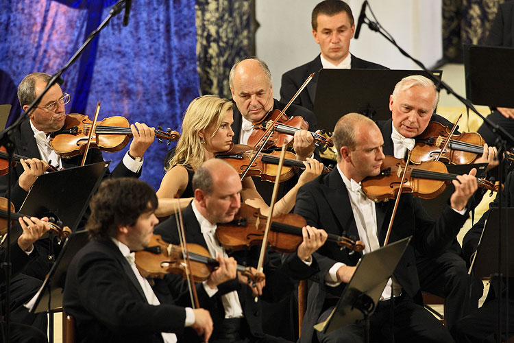 Sir James Galway (Velká Británie), Lady Jeanne Galway (USA) - flétny, Symfonický orchestr Českého rozhlasu, dirigent: Vladimír Válek, 23.8.2008, Mezinárodní hudební festival Český Krumlov, zdroj: Auviex s.r.o., foto: Libor Sváček