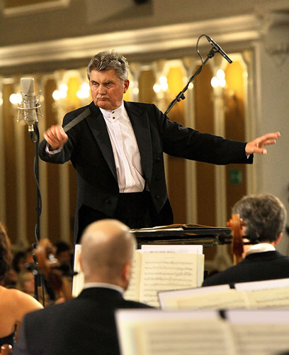 Sir James Galway (GB), Lady Jeanne Galway (USA) - flutes, Czech Radio Symphony Orchestra, Conductor: Vladimír Válek, 23.8.2008, International Music Festival Český Krumlov 2008, source: Auviex s.r.o., photo: Libor Sváček