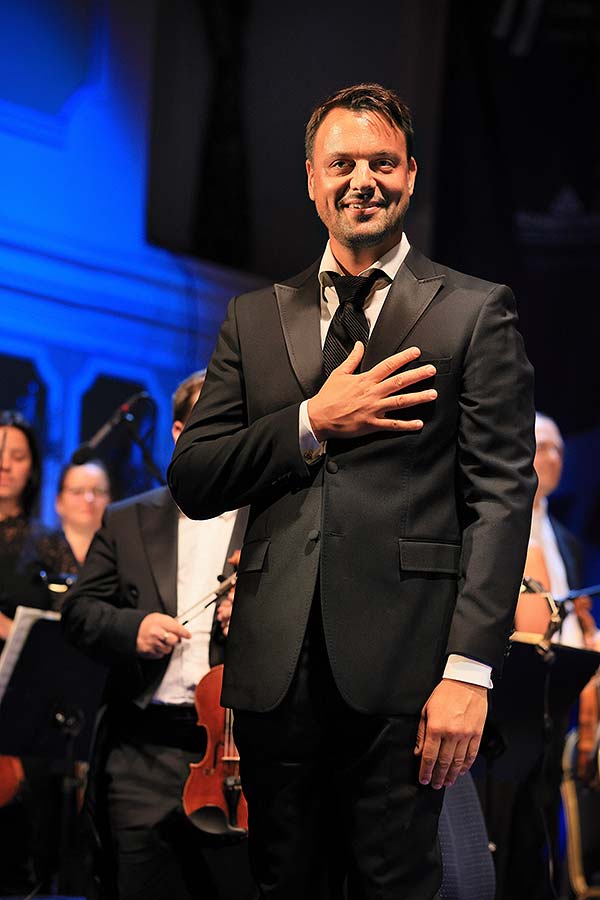 Operní galakoncert - Pavel Černoch (tenor), Severočeská filharmonie Teplice, dirigent: Jaroslav Kyzlink, Zámecká jízdárna, Mezinárodní hudební festival Český Krumlov 19.9.2020