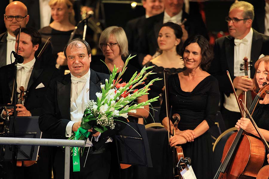 Slavnostní zahajovací koncert - Jiří Bárta (violoncello), Filharmonie Bohuslava Martinů, dirigent: Leoš Svárovský, Zámecká jízdárna, Mezinárodní hudební festival Český Krumlov 18.9.2020