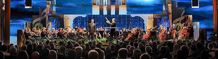 Opera Gala Concert - Pavel Äernoch (tenor), SeveroÄeskÃ¡ filharmonie Teplice, conductor: Jaroslav Kyzlink, Castle Riding hall, 19.9.2020, source: Auviex s.r.o., photo by: Libor SvÃ¡Äek