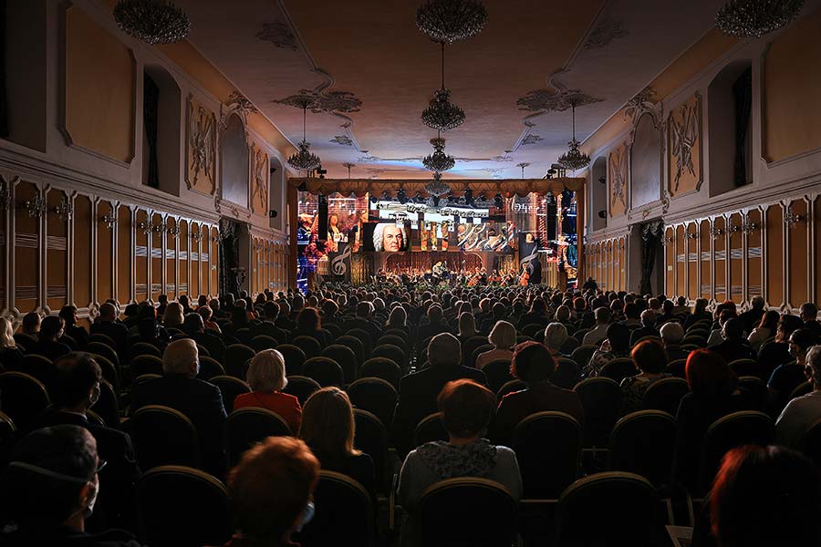 Pavel Šporcl (violin, conductor), Vilém Veverka (aboe), PKF – Prague Philharmonia, Castle Riding hall, Internationales Musikfestival Český Krumlov, 25.9.2020